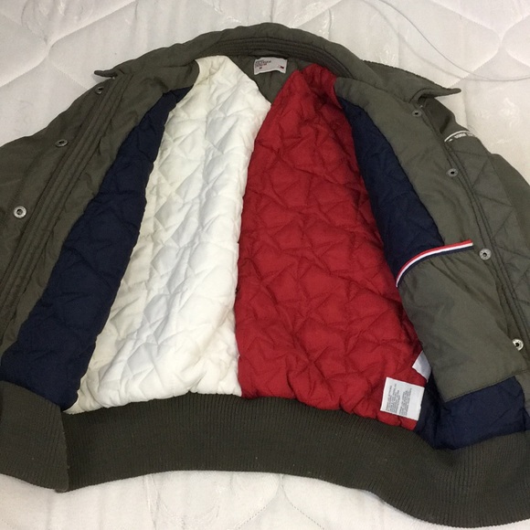 Tommy Hilfiger insulated pilot style slight crop - Picture 4 of 5